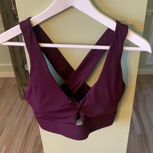 Fabletics Oasis Twist Sports Bra - size L - burgundy